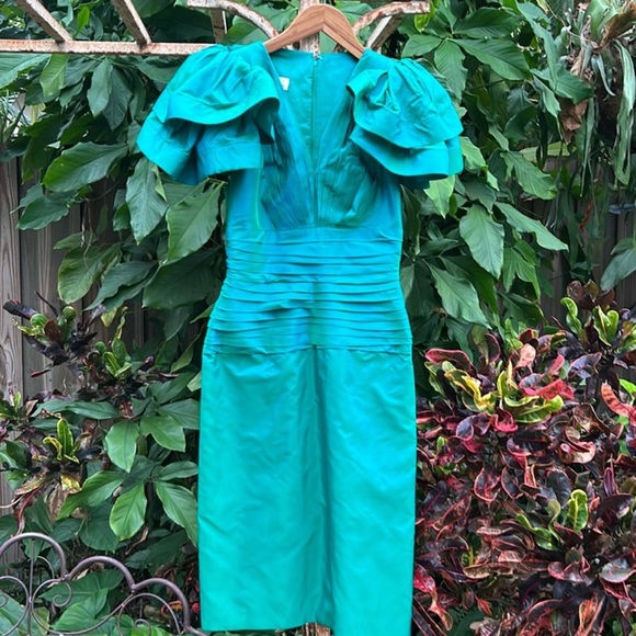 Lillie Rubin Dresses & Skirts - Vintage 80s Lillie Rubin iridescent green poof shoulder fitted midi dress